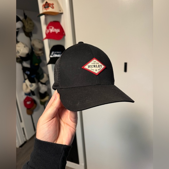 Hurley Surf Hat - Picture 1 of 3